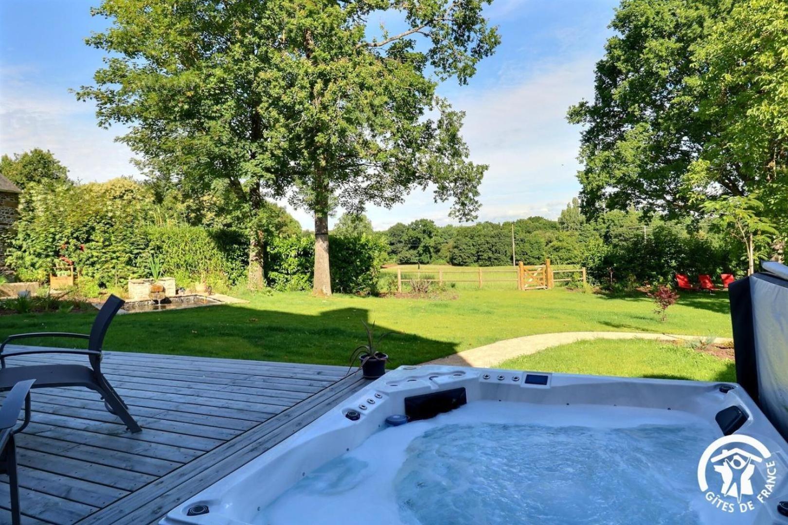 Bed and Breakfast Le Jardin De Quercus Bazouges-la-Pérouse Esterno foto